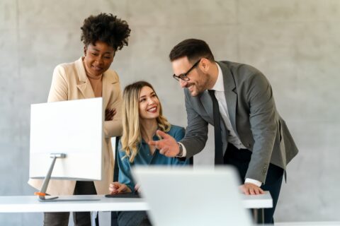 Group of happy diverse multiethnic business people in formal wear gathered around computer in office SSUCv3H4sIAAAAAAAACjRRy3LbMAz8FQ/PpkuRMiX52MQ9NNM2k7SXRj2AD9lsZFJDUulkPP73gop9IrAEFovFmShITpPdmbhxnFOOkF3wZMfWJFpvbFzCtygkWyJwy2ONyyE6GJdMQdZHDydLdn4ex8uapAx5TjYhMWYasj1g+ZLfJr6cC0525POcnLcpffriPHhtCbbPCj8ebZhGSy7rW+UVuP1/c0nbcQRvw5zI5Q+qO1iv38tQnBrtaGHR8EI4dKLRcqB1BZLWagDamqqjsrKai7aqtl2DvFZ1RppB0MrIhtbWGKoAG2RjORdMsoF3WKb00A0WBgrK1LTuGktb2WgqZKM4KNkpxQnKef2XbTxdTYDZuFD2fwsaRgRFAd0EEW4lU3Ta+cNHEvKxuI+7h9nniFuRqi0ixxAmUOjDbkAeuyZHSAlrzBUohuMlw+mDx4dcPCDYafAOhUaIut52qFvWfMtExYqly8WODhvLrNKJoX515irOIT9plN12ViraQMVoPbSMtpUaKAPRdbptm3oxaJ7GACaXdbFzCPG03C9CQkOWFdCCCfIRwf2u759//rh76PtfX1dP++/3z7/3T33PGRcbxjdVtVk9gg9oE/T9A8TsNKx4398/37FW8Hqlw/S++TsdyOU/AAAA//8DAARk9KPPAgAA